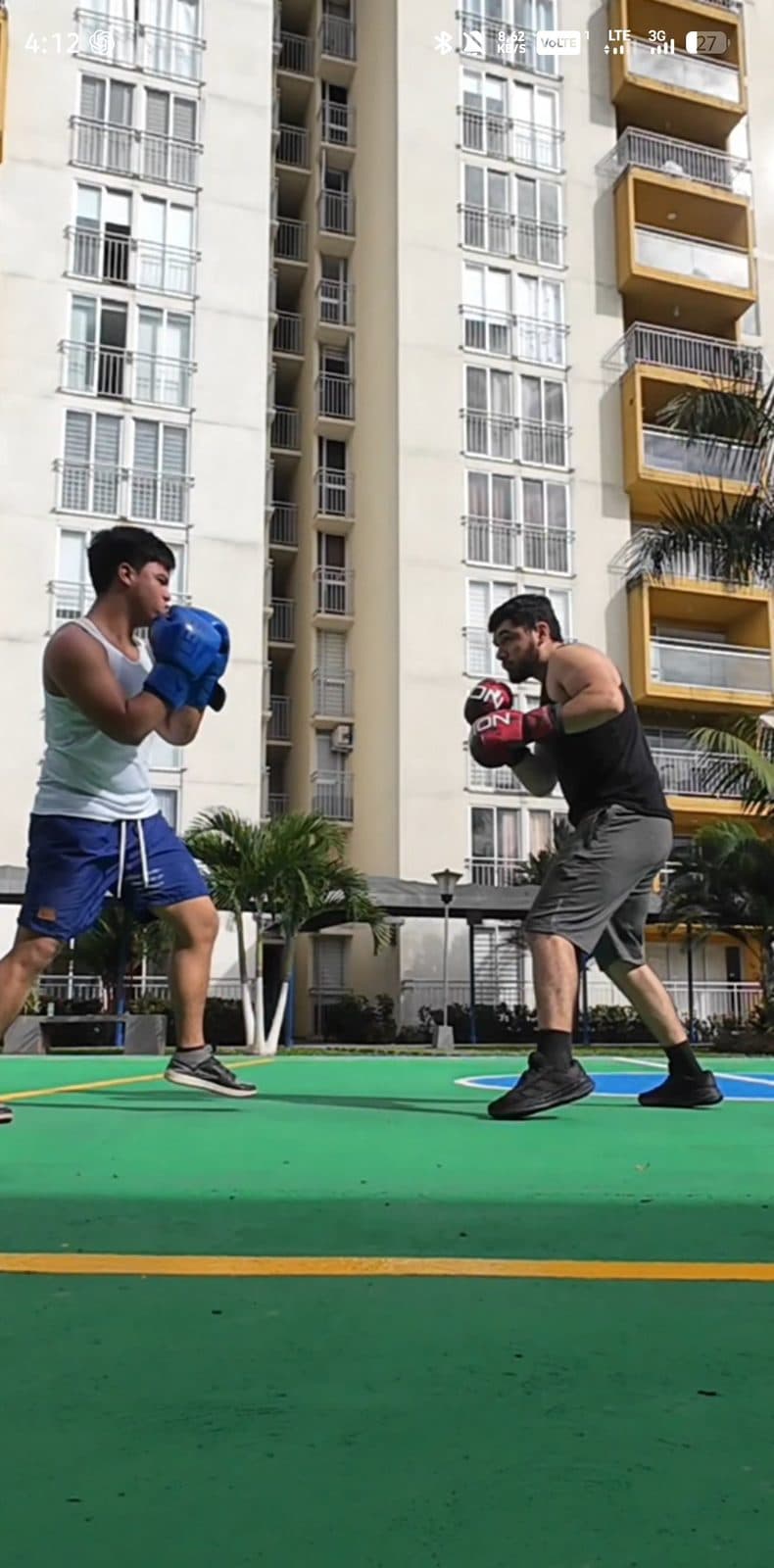 Sparring de boxeo al aire libre en Villavicencio